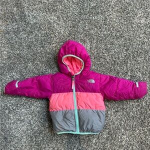 The North Face Reversible Infant Girl Puffer Coat / Pink / size 12-18 months